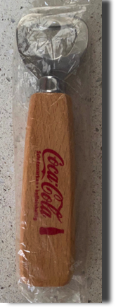 7842-1 € 4,00 coca cola opener handvat hout.jpeg